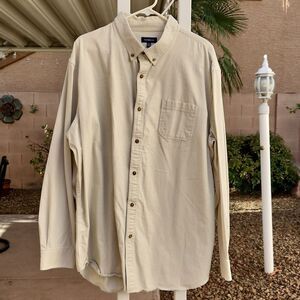 Men's XXL Croft & Barrow tan heavy weight 100% cotton button down shirt